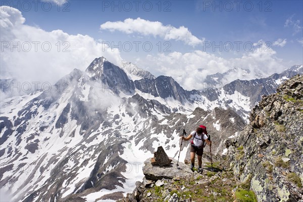 Hikers on the ascent of Mt Hochwilde or Hohe Wilde