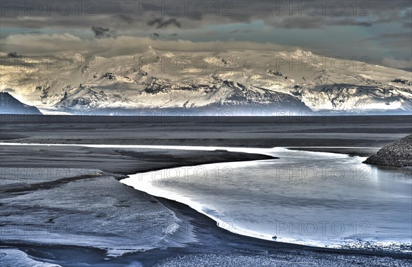 Vatnajoekull Glacier with Sander Skeioararsandur outwash plain