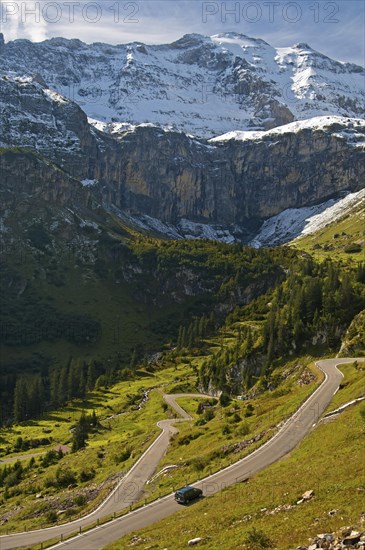 Alpine landscape with mountain road to the Klausen Pass