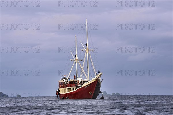 Divers ship 'Seven Seas Liveaboard'