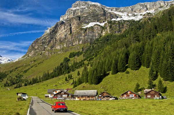 Houses and farm buildings on the Urnerboden mountain pasture