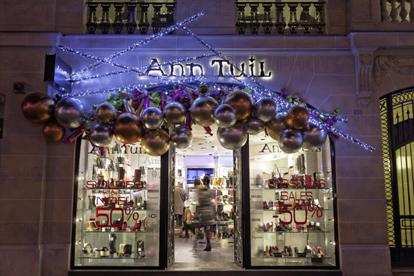 Shoe shop with Christmas decoration