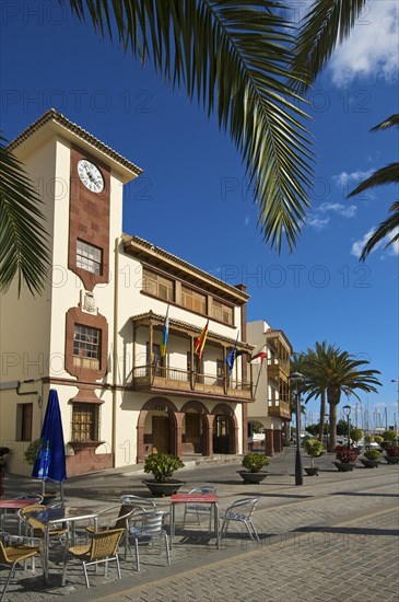 Town Hall on Plaza de las Americas square