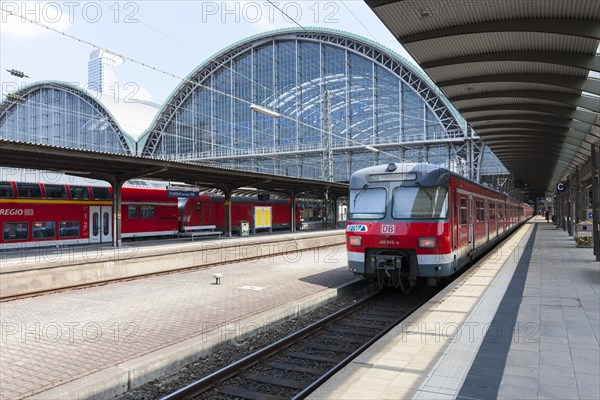 Regional train of the RMV leaving Frankfurt Central Railway Station