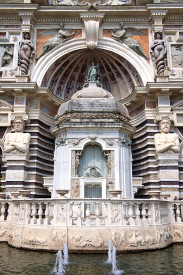 Kiosk built in 17th century to protect the pipes of the Organ Fountain