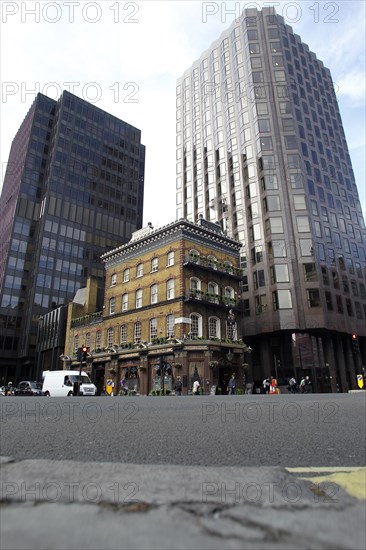 St. Albert Pub in Victoria Street