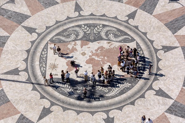 Large compass in the paving in front of the Monumento a Los Descubrimientos