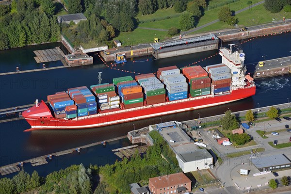 Feeder ship "Frederik" passing the Kiel-Holtenau canal locks