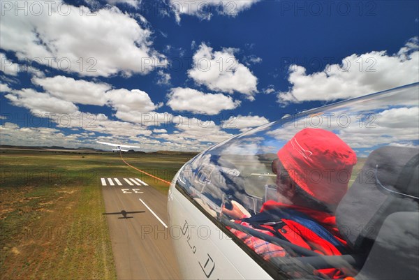 Glider being towed for launch