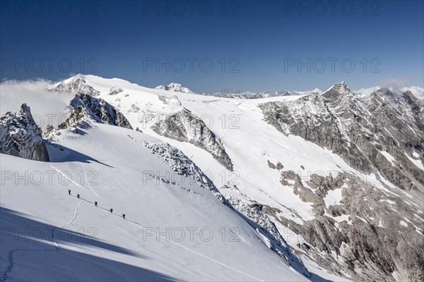 Mountaineers during the ascent to the Loffler