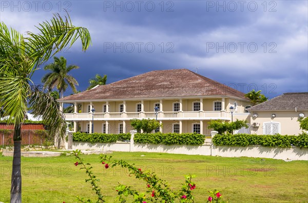 Colonial house