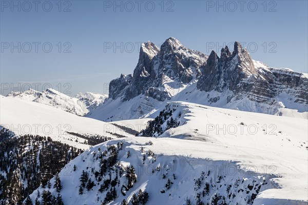 View from the Raschotz Ridge of the Gruppo delle Odle or Geisler Range