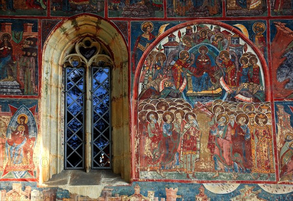 Exterior fresco