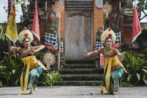 Dancers performing a Barong dance