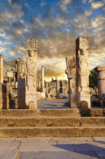 Hercules Gate on Curetes Street