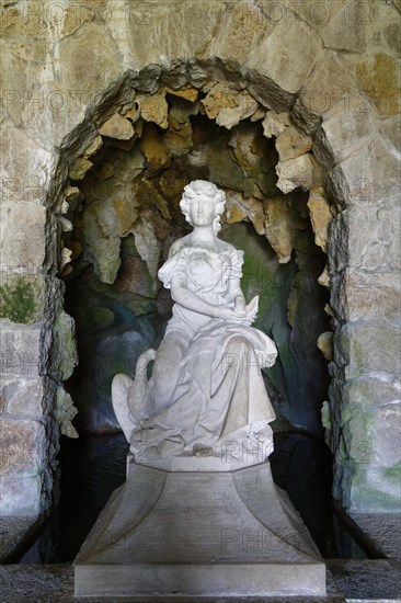 Statue of Leda