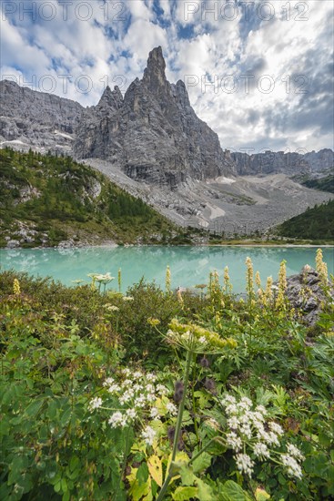 Turquoise-green Sorapis Lake