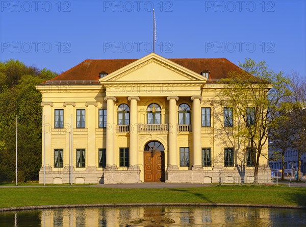 Prinz-Carl-Palais