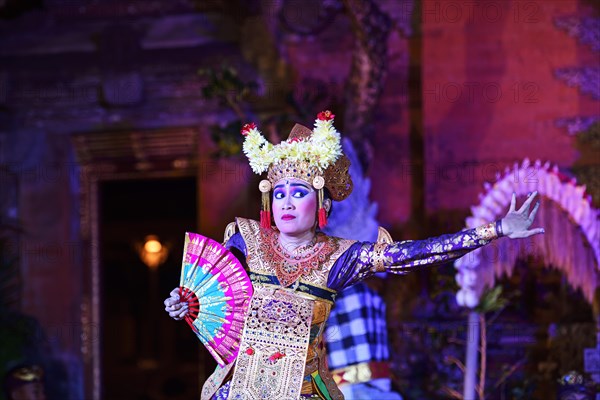 Legong dance at Ubud Palace