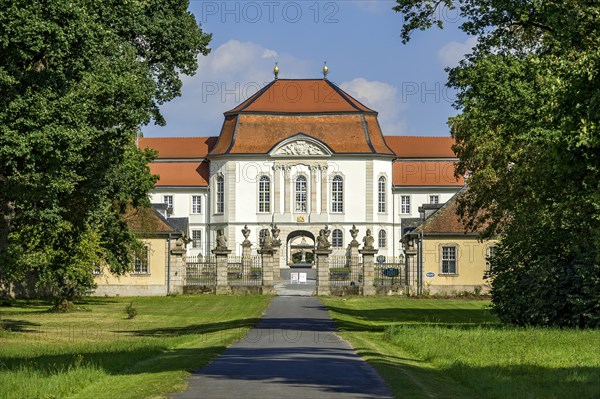 Palace entrance with ballroom at the Court of Honour, Baroque Fasanerie Palace