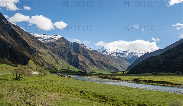 Matukituki River, snow covered mountains