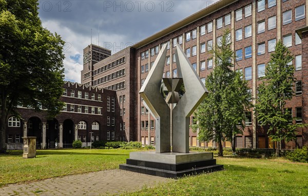 City Hall and aluminium-stainless steel sculpture Adamas by Guenter A. Steinmann