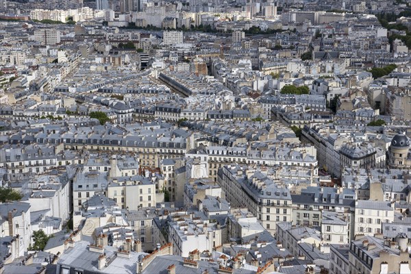 City view from the Basilica of the Sacre-Coeur with view to Montmartre
