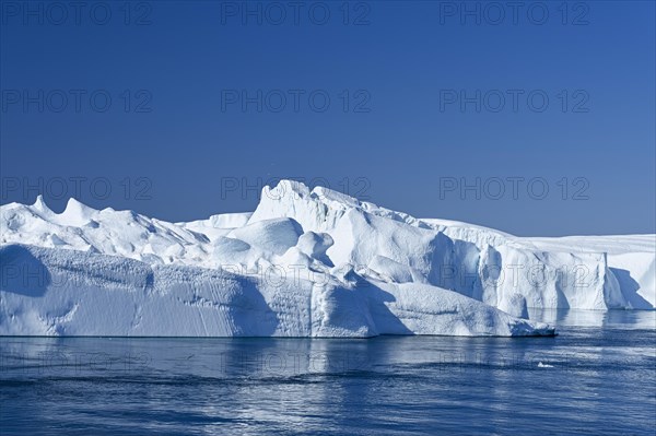 Gigantic icebergs in the ice fjord