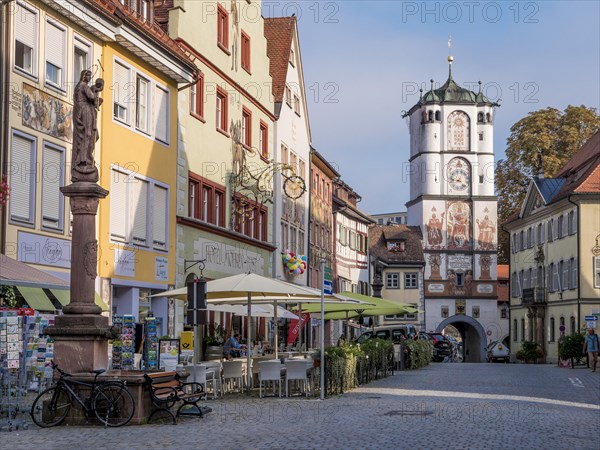 Herrenstrasse with Mariensaeule and Frauentor