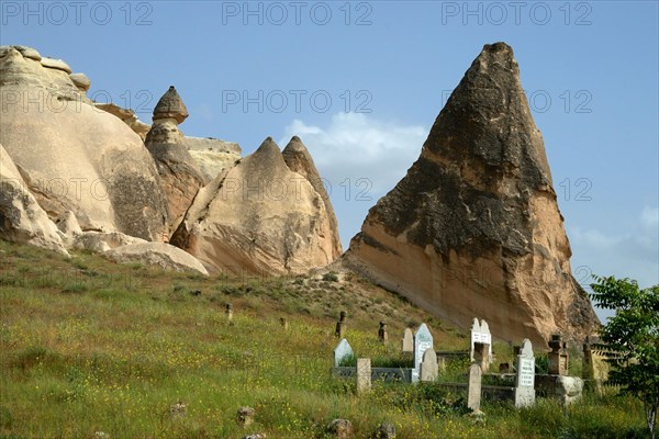 Cemetery near Cavusin