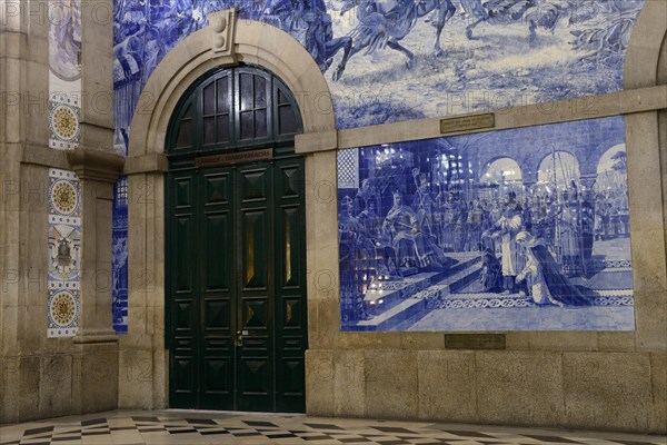 Sao Bento train station