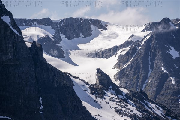 Snow-covered mountainside of Mount Hesten