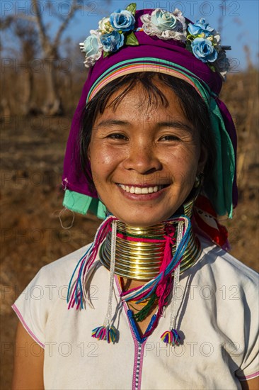 Friendly Padaung woman