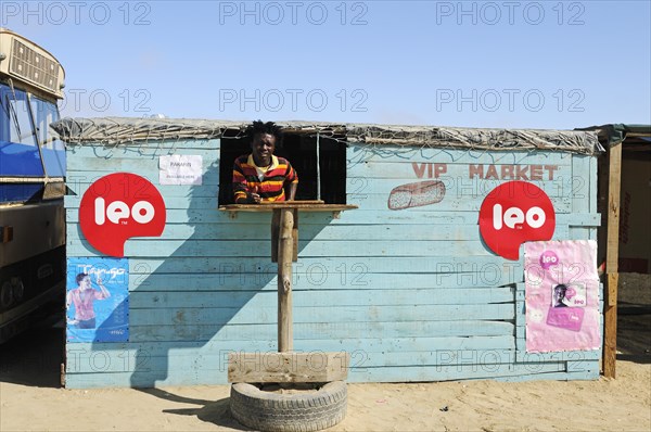 Vendeur sur un marché. Mondesa - Namibie