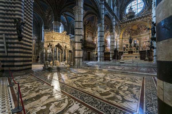 Choir with marble pulpit