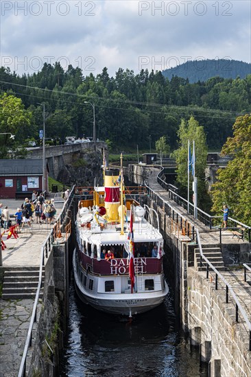 Tourist boat in the Ulefoss locks