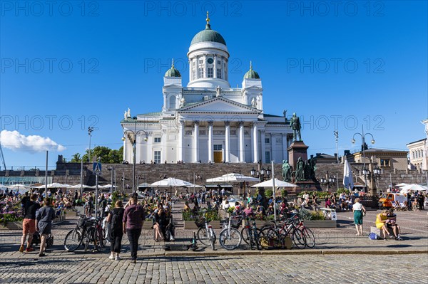 Senate square before the Helsinki Cathedral