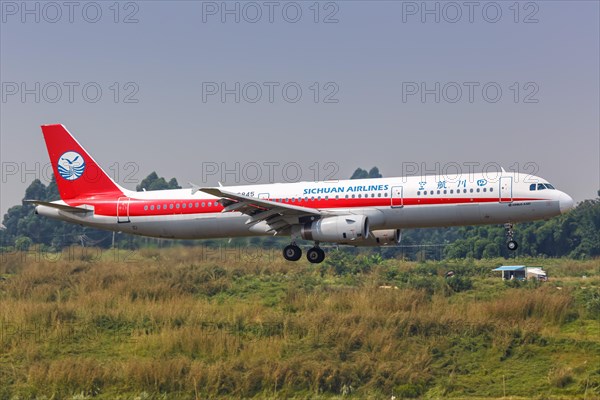 An Airbus A321 aircraft of Sichuan Airlines with registration number B-6845 at Chengdu airport