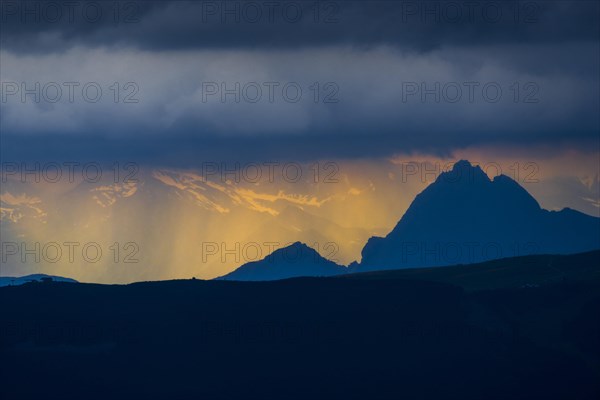 Light atmosphere after a thunderstorm with view of the peaks of the Roteck (3.337 mtr./left) and the Hochwilde (3.602 mtr./right)