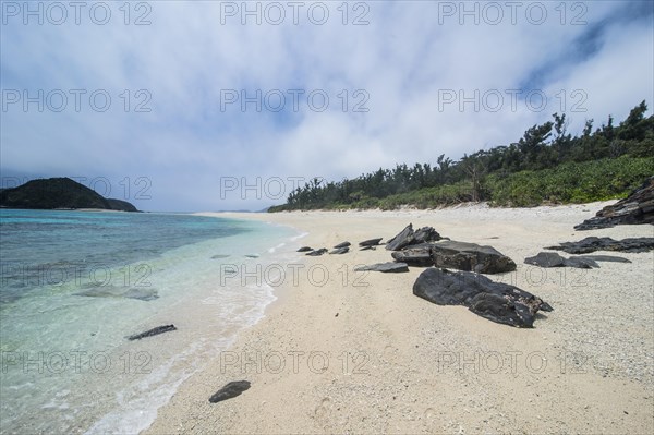 Furuzamami Beach