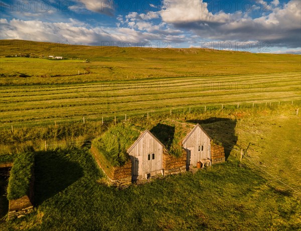 Horse stable and tool shed in original peat construction