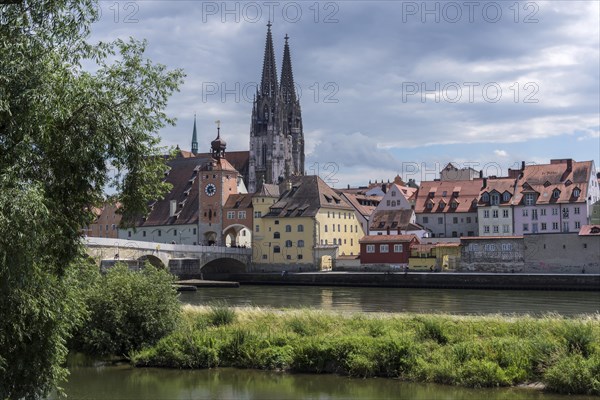 City view with St. Peter's Cathedral