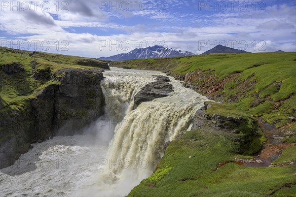 Kirkjufoss and Snaefell in the background