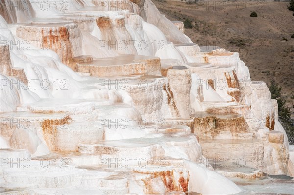 Sinter terraces with calcareous tuff deposits