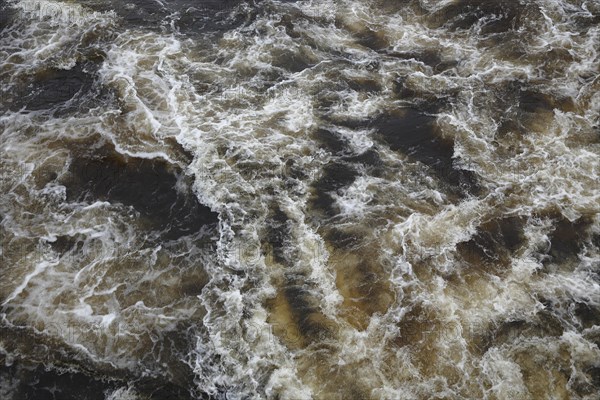 Strong current in the Ottawa River