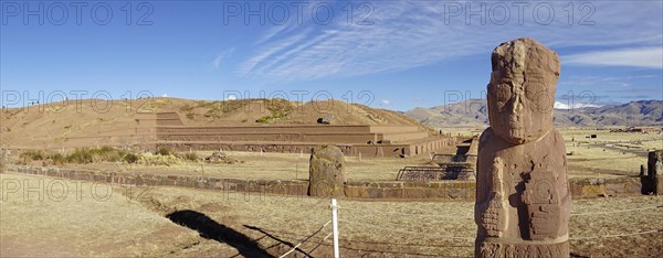 Fraile monolith or monk monolith of the pre-Inca period in the ruins of Tiwanaku