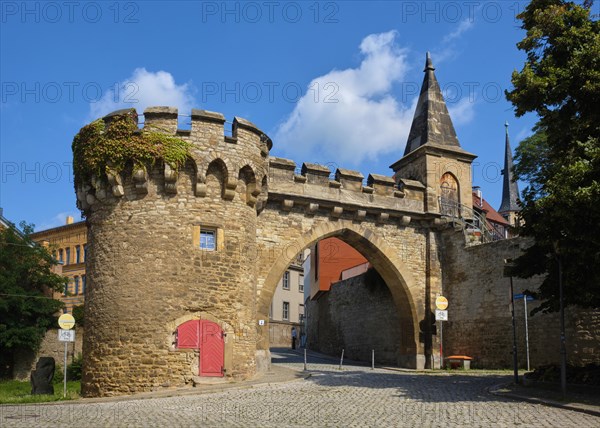 Crooked gate to the cathedral district