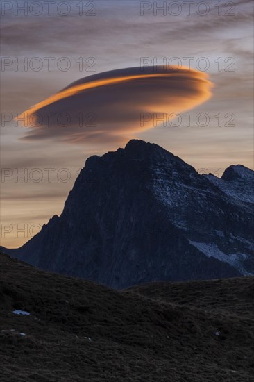 Lenticularis cloud over Lagorai range