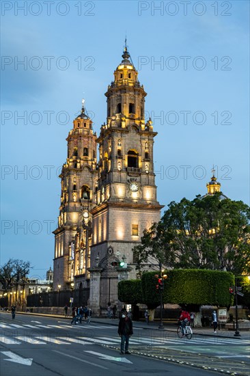 Morelia cathedral at night