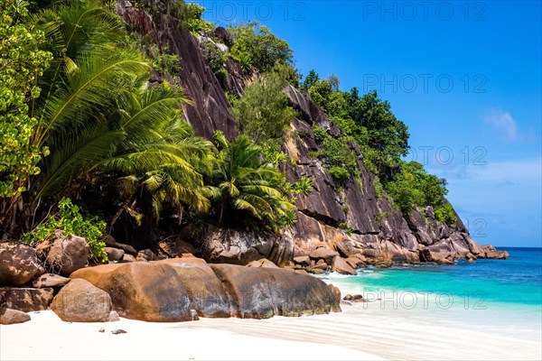 Petite Anse beach with granite rocks